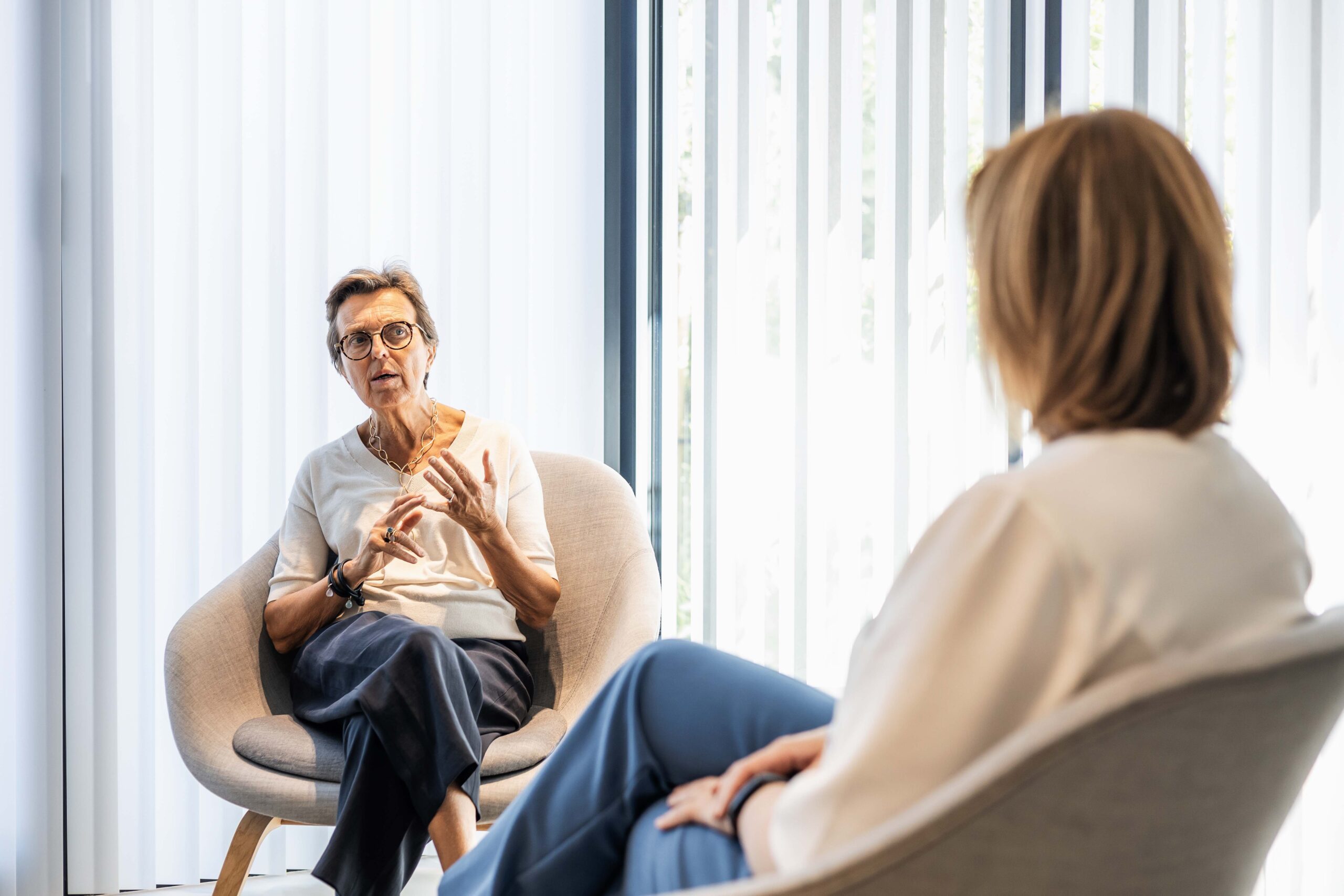 Supportive meeting for reintegration after long-term illness at attendo professional